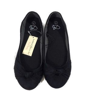BNWT Bobbie Brooks Faux Suede Flats